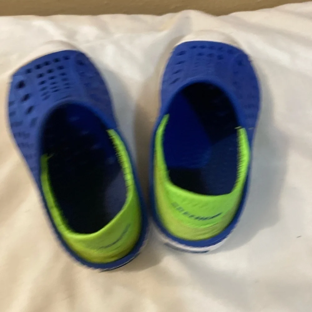 Skechers children water shoes